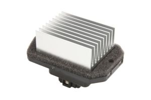 Regulator wentylatora nawiewu do wnętrza pojazdu DE7002TT