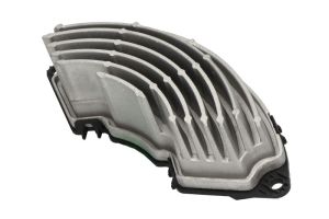 Regulator wentylatora nawiewu do wnętrza pojazdu DEF015TT