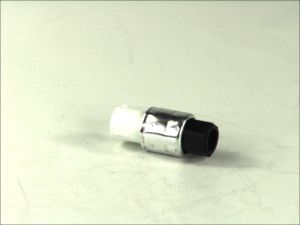 Wyłącznik ciśnieniowy klimatyzacji KTT130007