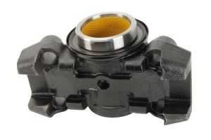 Mocowanie (ślizg) resora do osi AUG56640