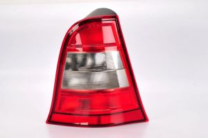 Lampa zespolonych świateł tylnych 440-1923R-UE-SR