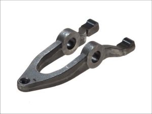 Dźwignia sprzęgła (łapa) AUG55518