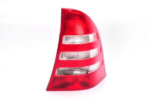 Lampa zespolonych świateł tylnych 440-1929R-UE