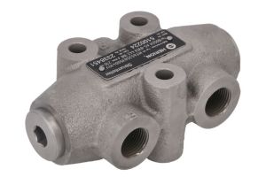 Blok zaworu sterującego suwakowego układu kierowniczego 8 353 442 108