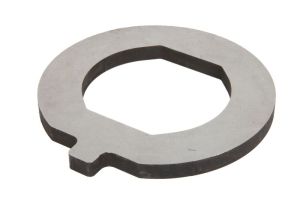 Blaszka zabezpieczająca nakrętki półosi AUG55758