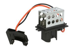 Regulator wentylatora nawiewu do wnętrza pojazdu DER008TT