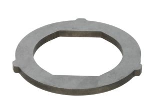 Blaszka zabezpieczająca nakrętki półosi AUG55762