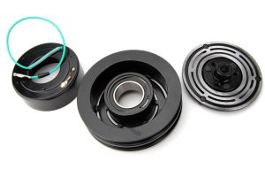 Sprzęgło elektromagnetyczne kompresora klimatyzacji KTT040009