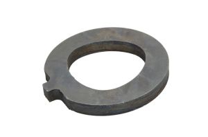 Blaszka zabezpieczająca nakrętki półosi AUG56362