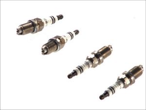 Świeca zapłonowa 0 242 229 878