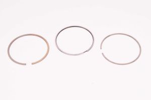 Zestaw pierścieni tłoka 030 77 N1