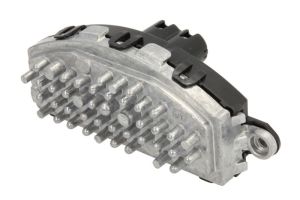 Regulator wentylatora nawiewu do wnętrza pojazdu VAL558506