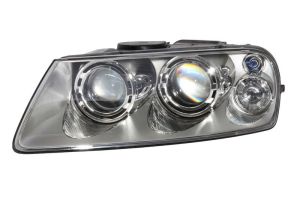 Reflektor świateł przednich VAL088397