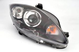 Reflektor świateł przednich VAL044094